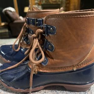 Girls duck boot